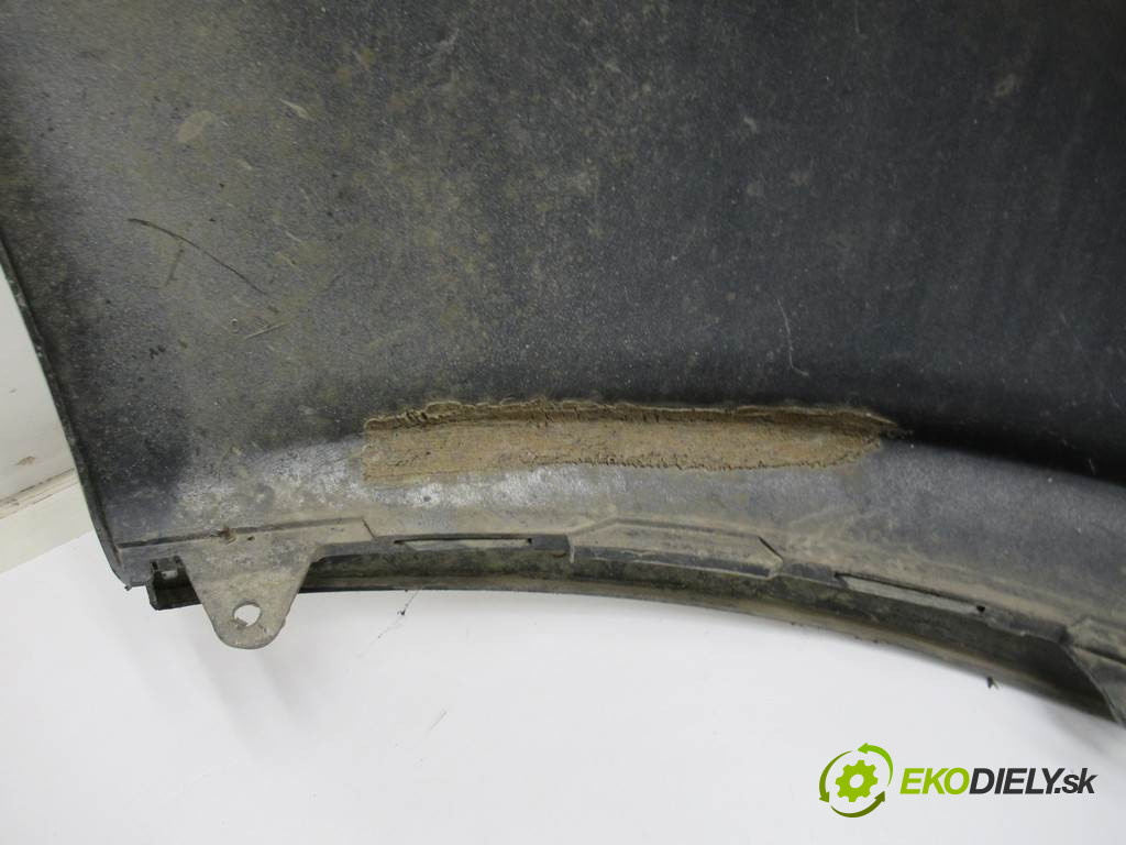 Peugeot 307 SW       0  nárazník predný