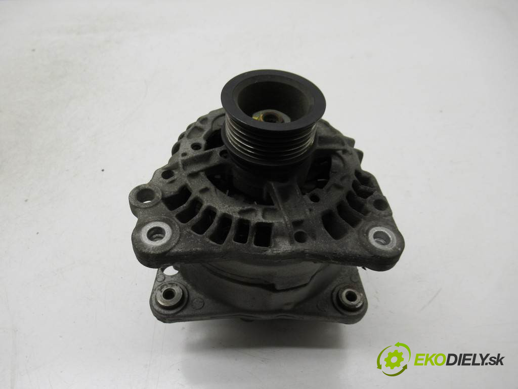 Volkswagen Golf IV       0  alternátor 028903028D