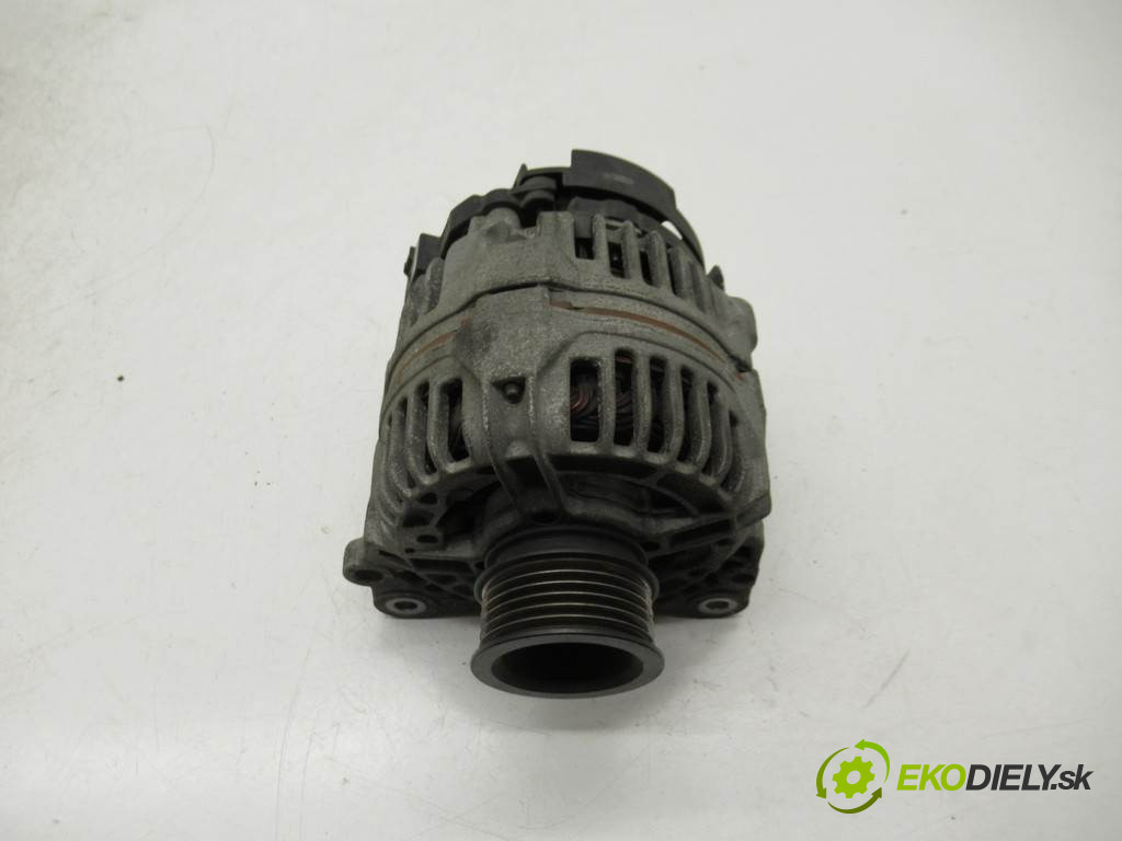 Volkswagen Golf IV       0  alternátor 028903028D