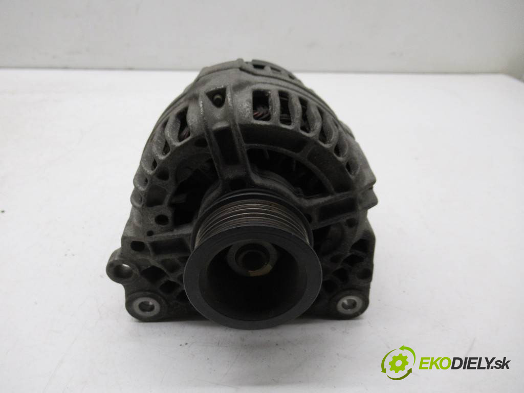 Volkswagen Golf IV       0  alternátor 028903028D