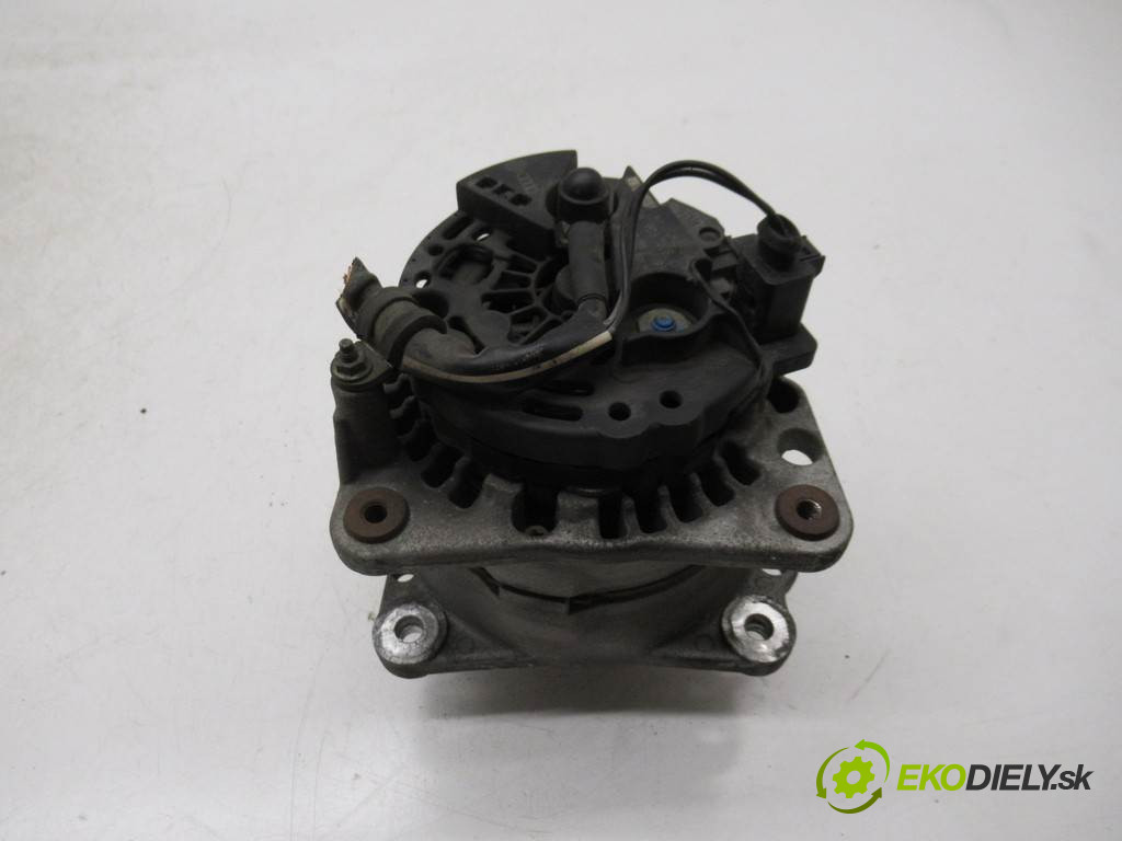 Volkswagen Golf IV       0  alternátor 028903028D
