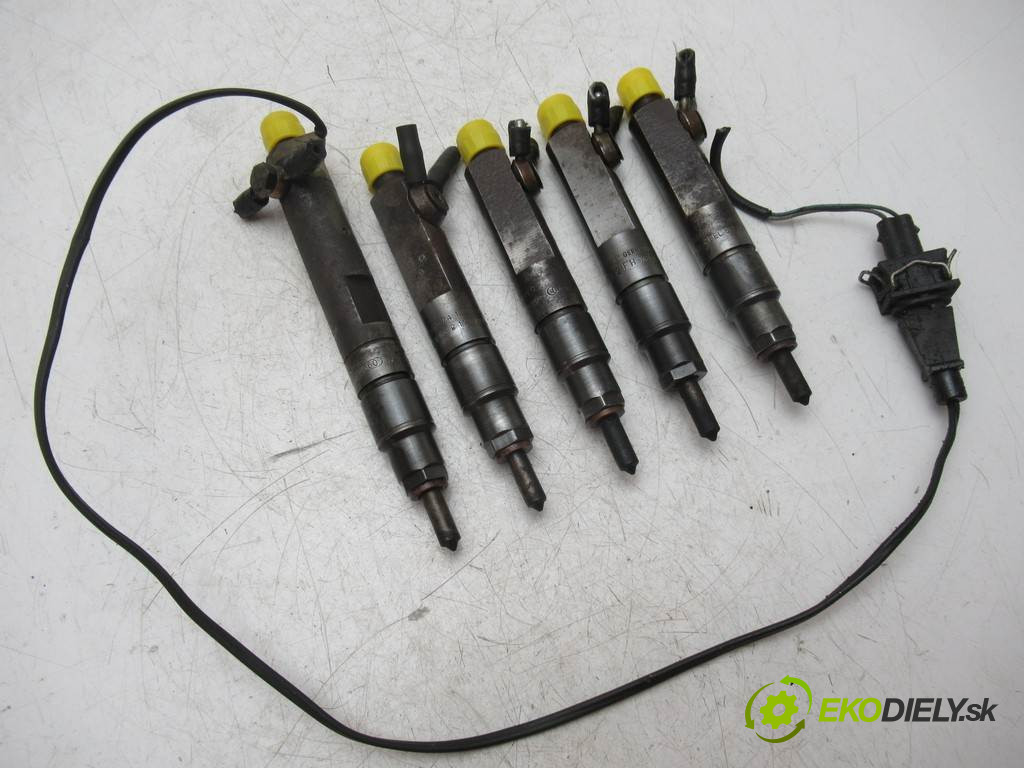 Volkswagen Transporter IV T4       0  vstřikovací ventily 074130202A      074130201C