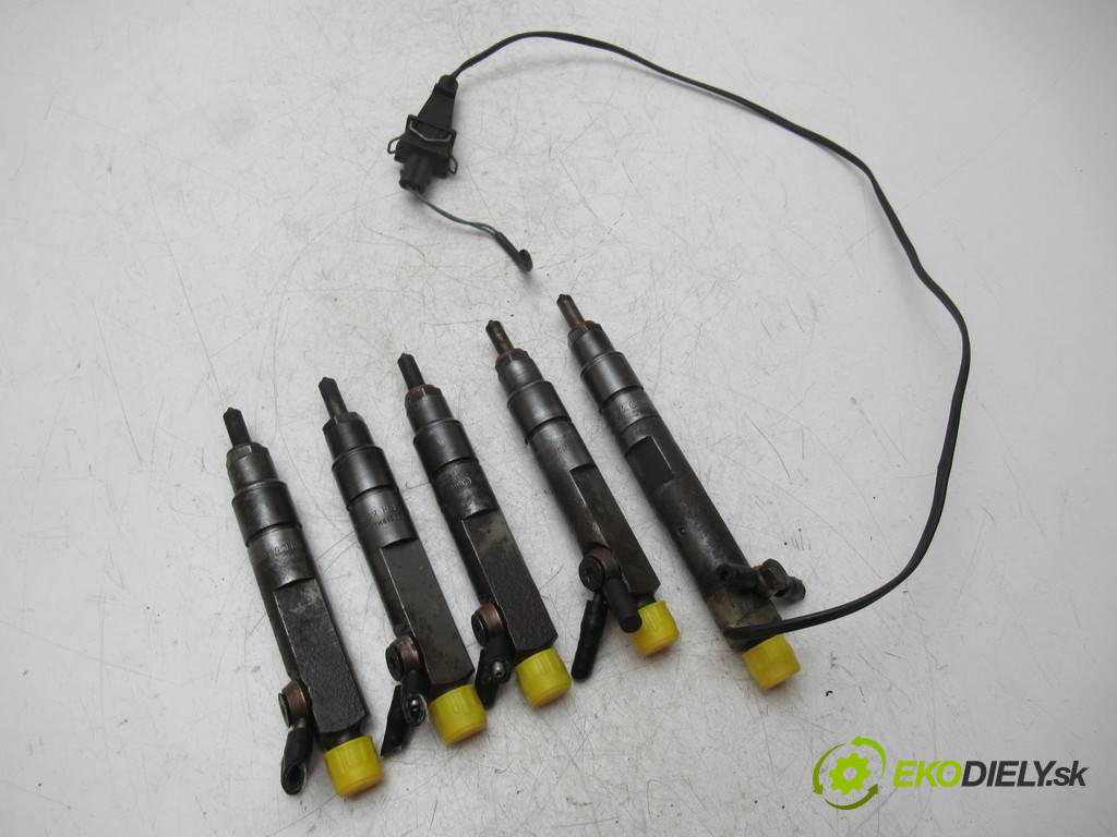 Volkswagen Transporter IV T4       0  vstřikovací ventily 074130202A      074130201C