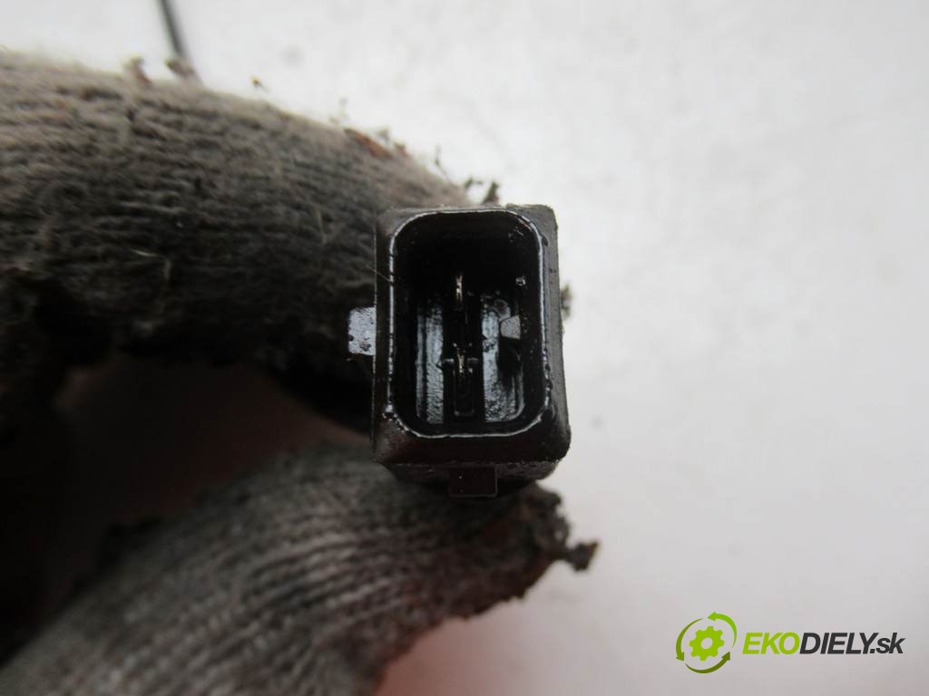 Volkswagen Transporter IV T4       0  vstřikovací ventily 074130202A      074130201C