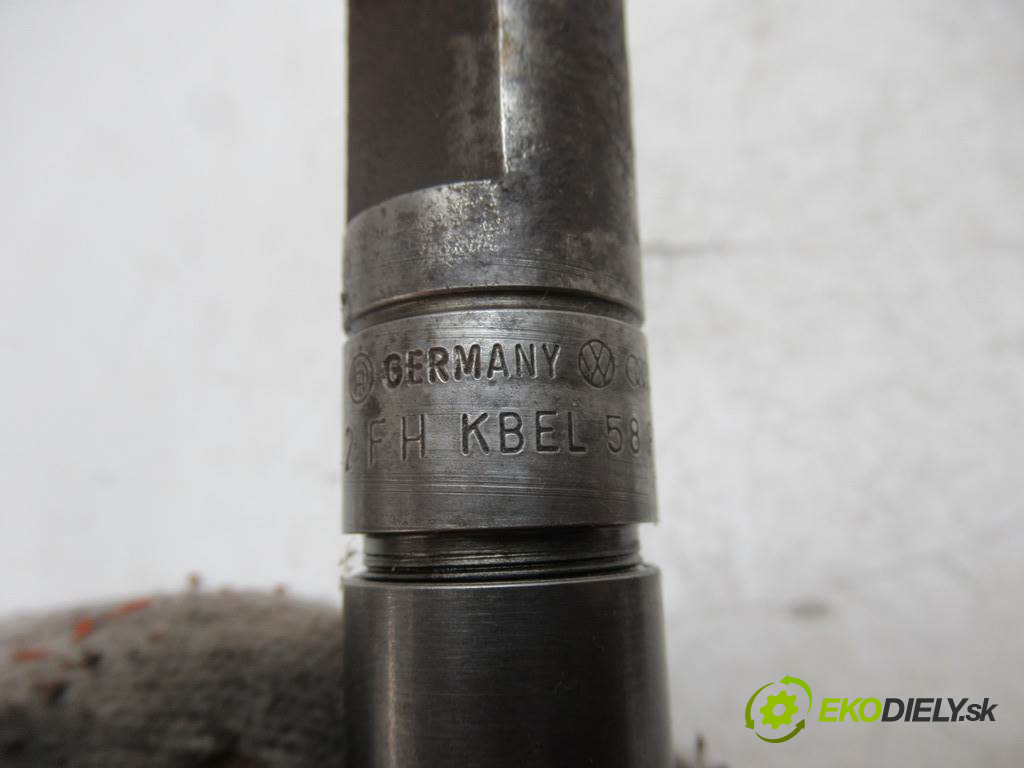 Volkswagen Transporter IV T4       0  vstřikovací ventily 074130202A      074130201C