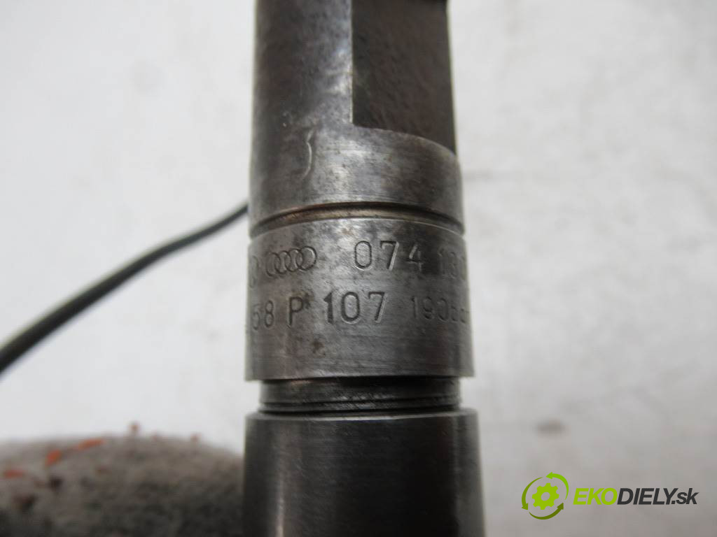 Volkswagen Transporter IV T4       0  vstřikovací ventily 074130202A      074130201C