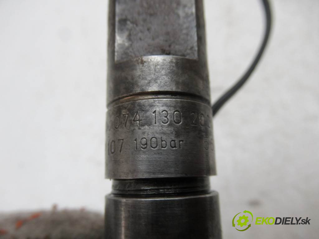 Volkswagen Transporter IV T4       0  vstřikovací ventily 074130202A      074130201C