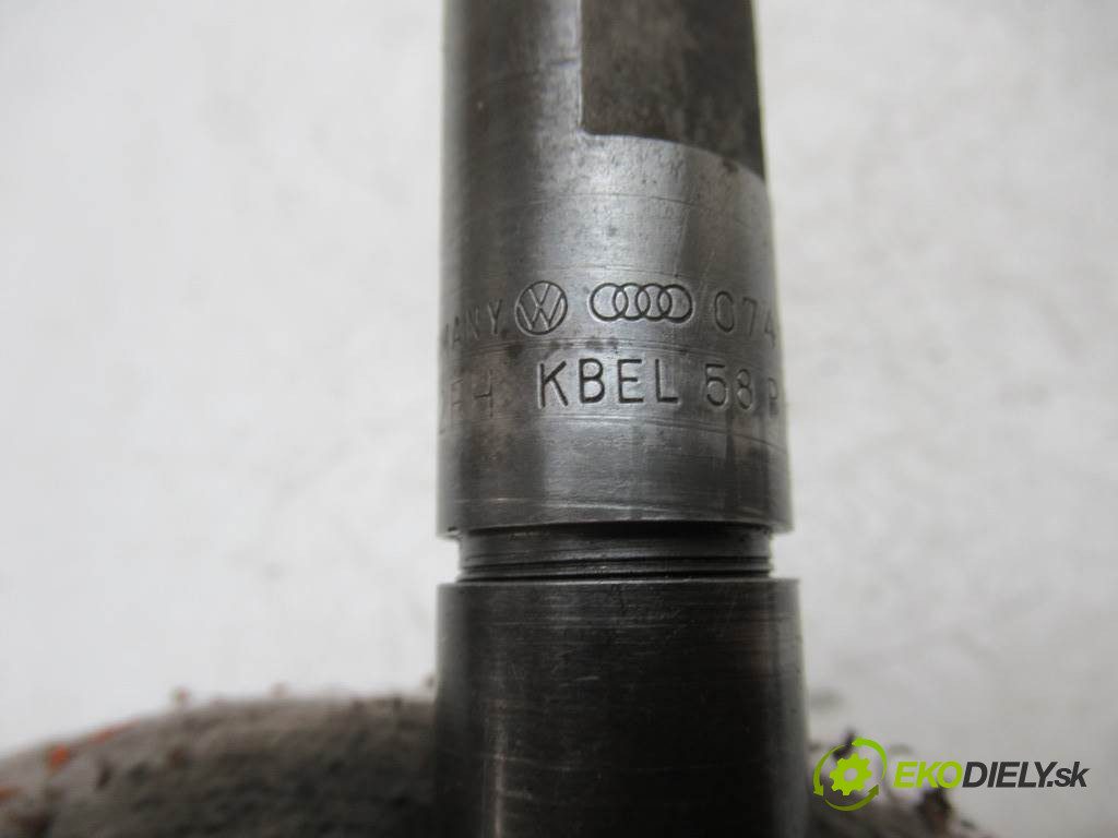 Volkswagen Transporter IV T4       0  vstřikovací ventily 074130202A      074130201C