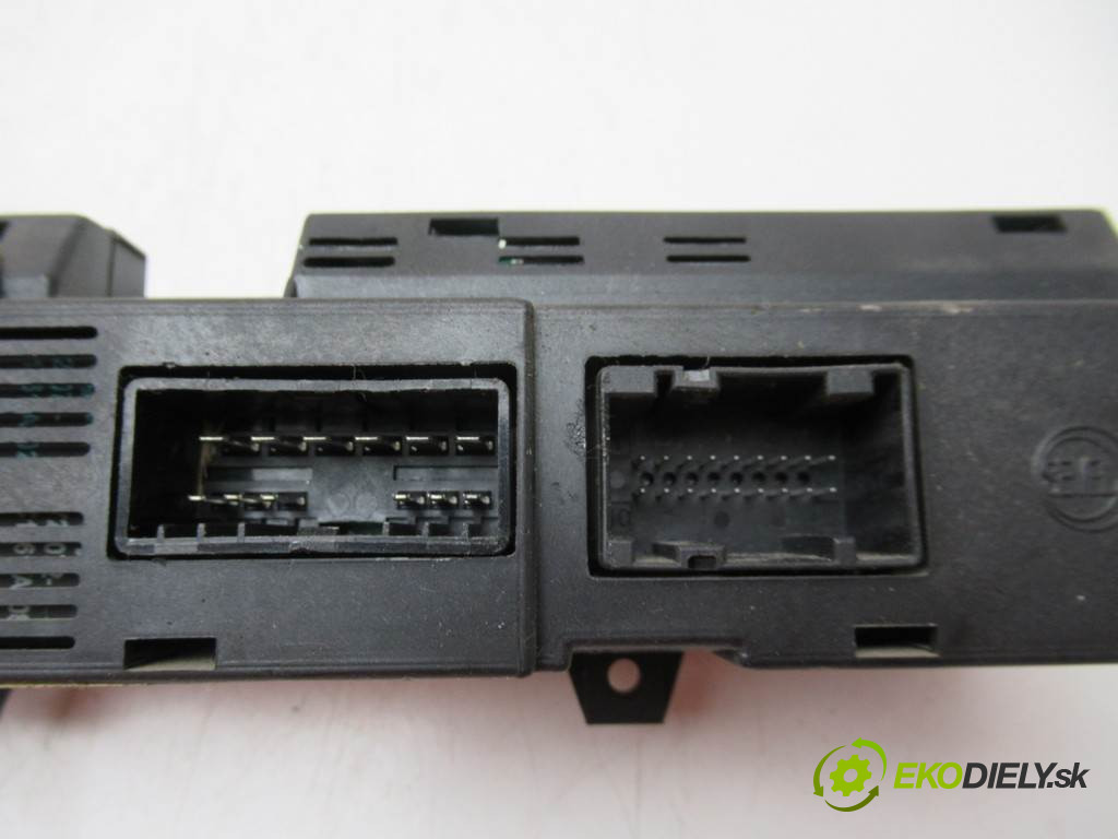 Fiat Ducato II       0  spínač světel nouzových 7353061040