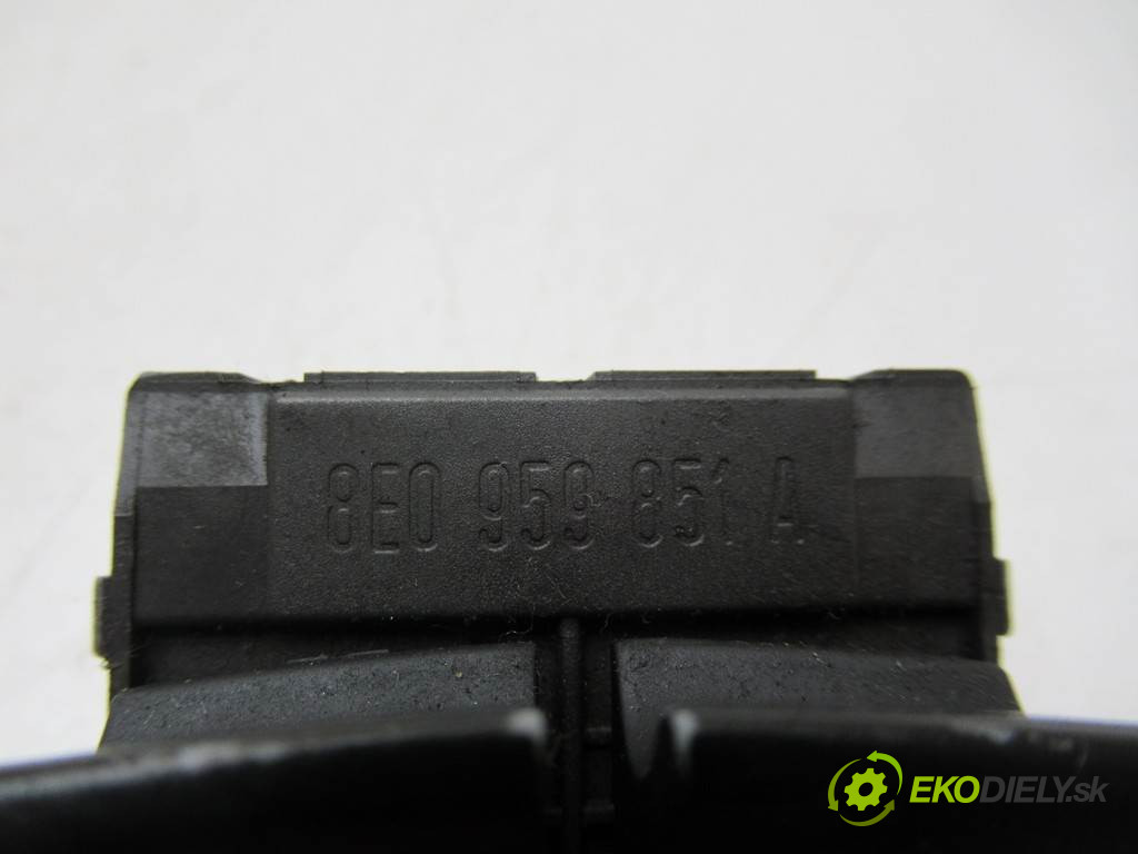 Audi A4 B7       0  prepínač okien 8E0959851A