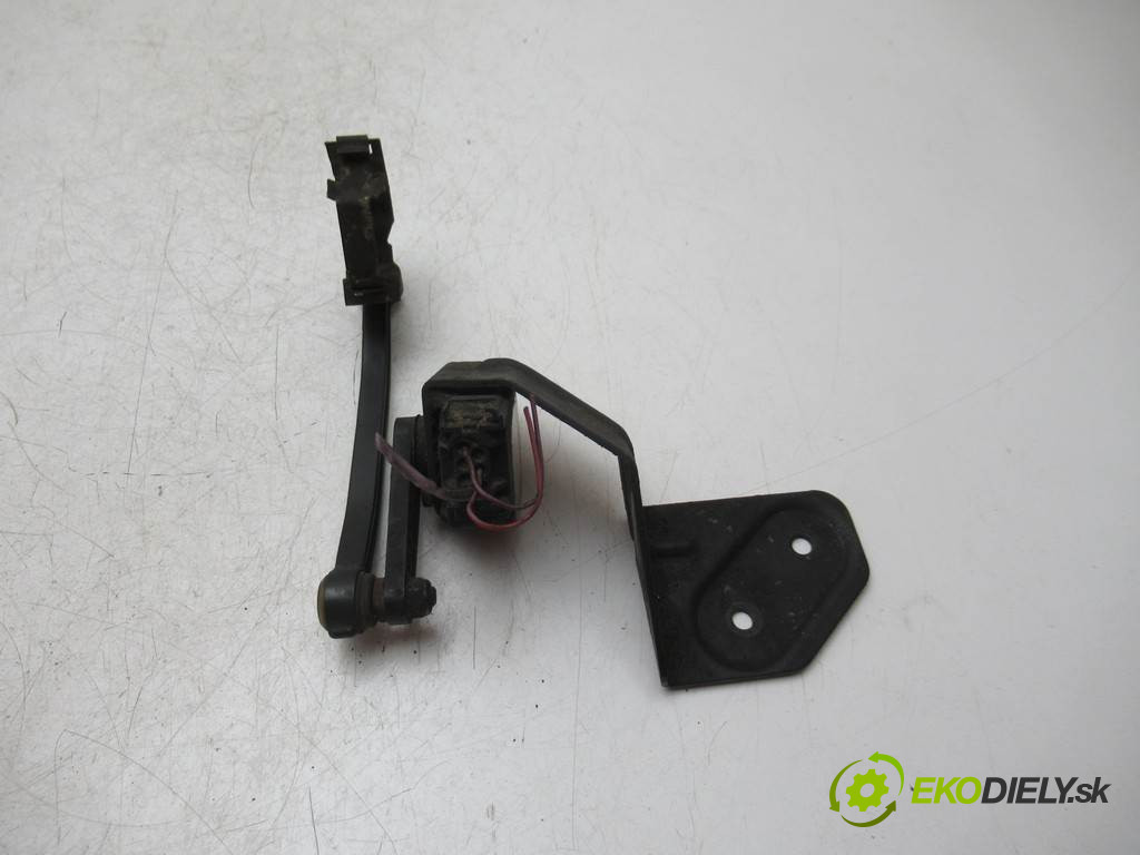 Audi A4 B7       0  snímač nastavenia xenon 8E0907503