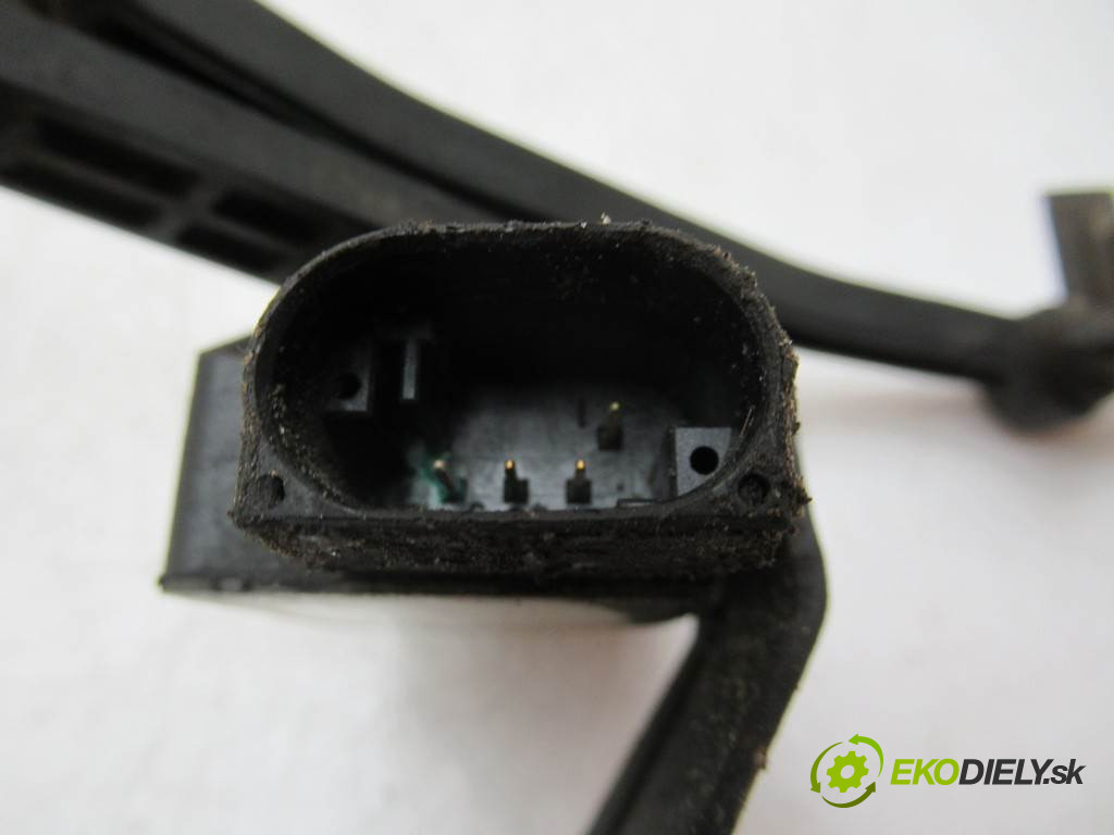 Audi A4 B7       0  snímač nastavenia xenon 8E0907503
