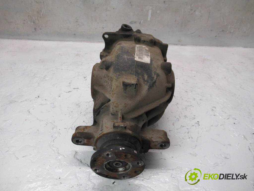 BMW 3 E46 LIFT       0  most zadní část diferenciál 3.38