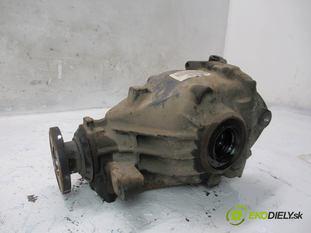 BMW 3 E46 LIFT       0  most zadní část diferenciál 3.38