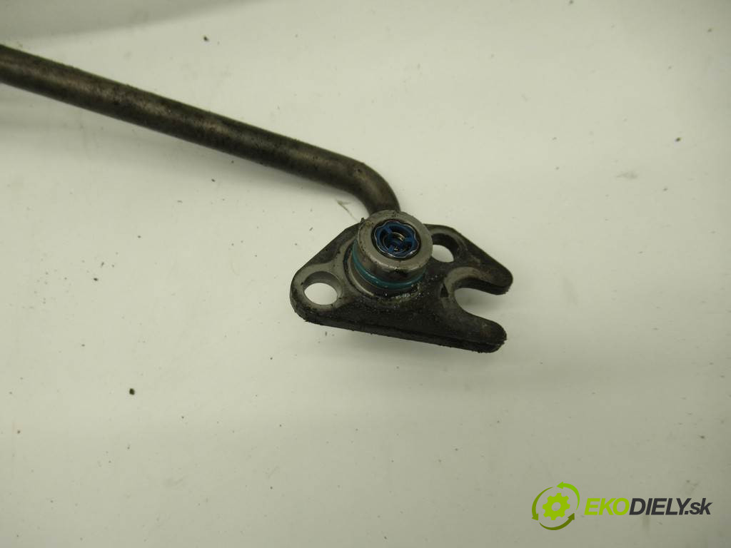 Audi A4 B8       0  hadica servočerpadlo 8R1422893R