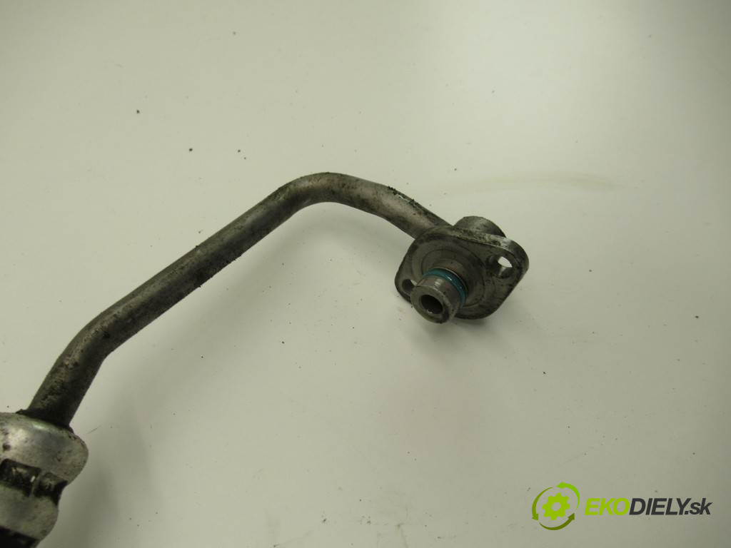 Audi A4 B8       0  hadica servočerpadlo 8R1422893R
