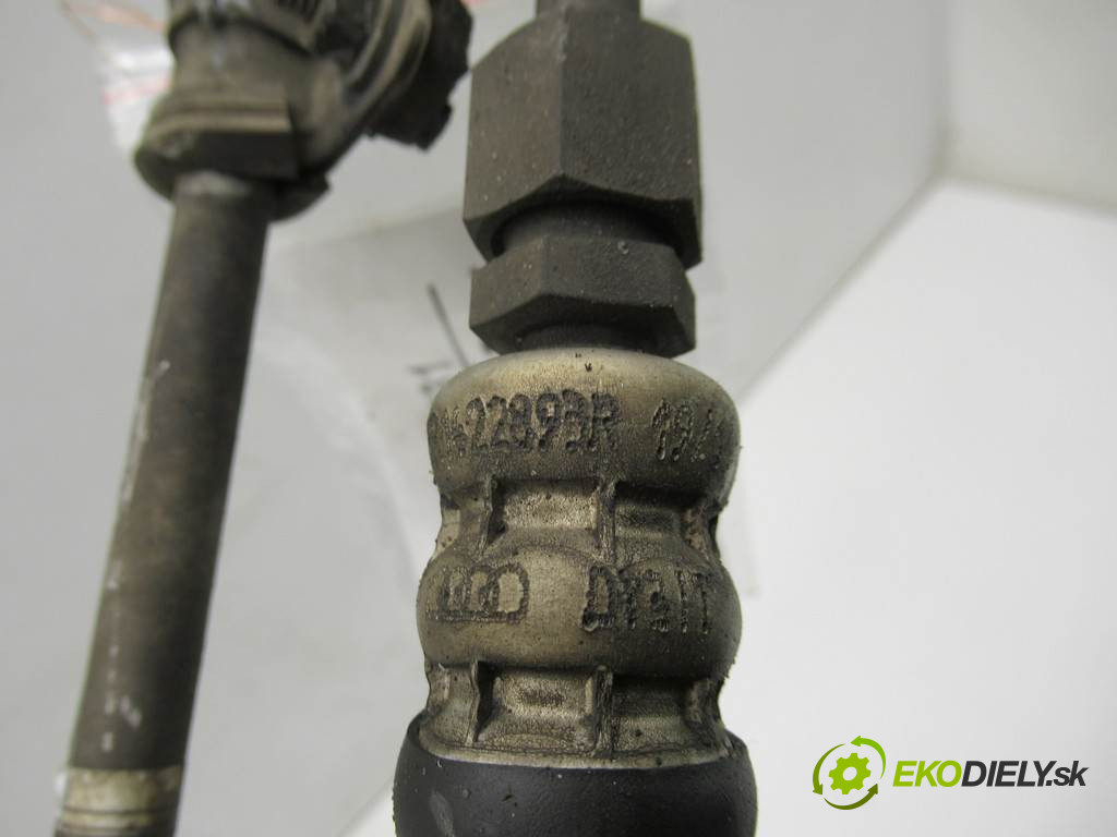 Audi A4 B8       0  hadica servočerpadlo 8R1422893R