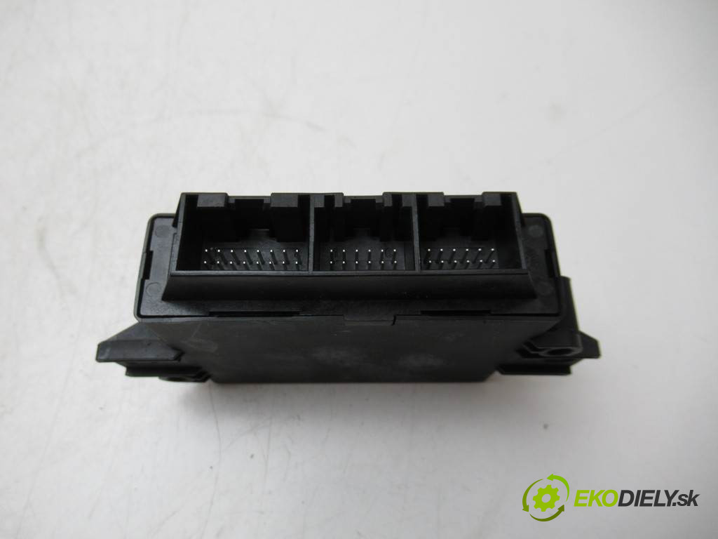 Audi A4 B8       0  modul pdc - 8K0919475T