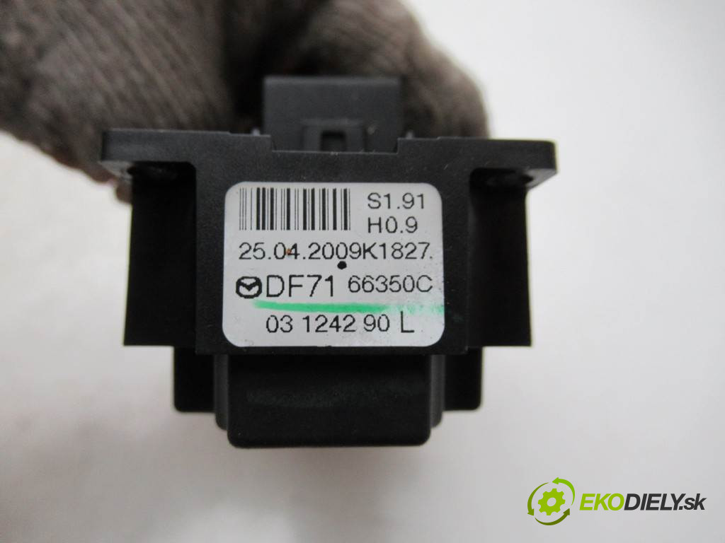 Mazda 2 II       0  prepínač okien DF7166350C  03124290L
