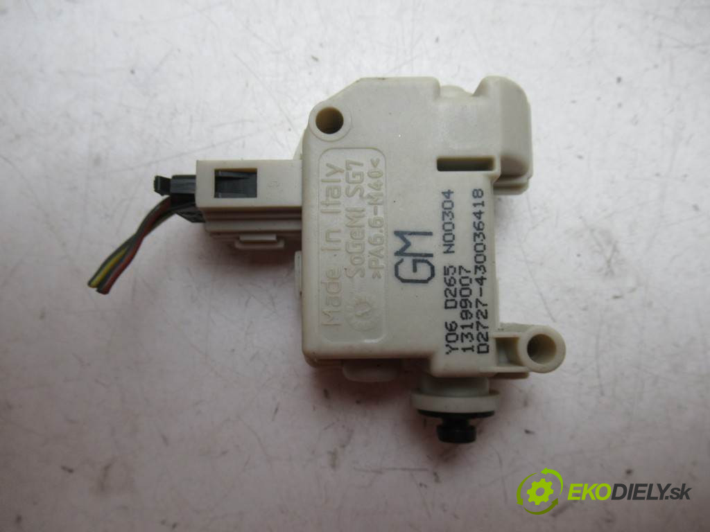 Opel Meriva       0  teleskop zámku dveří 13199007