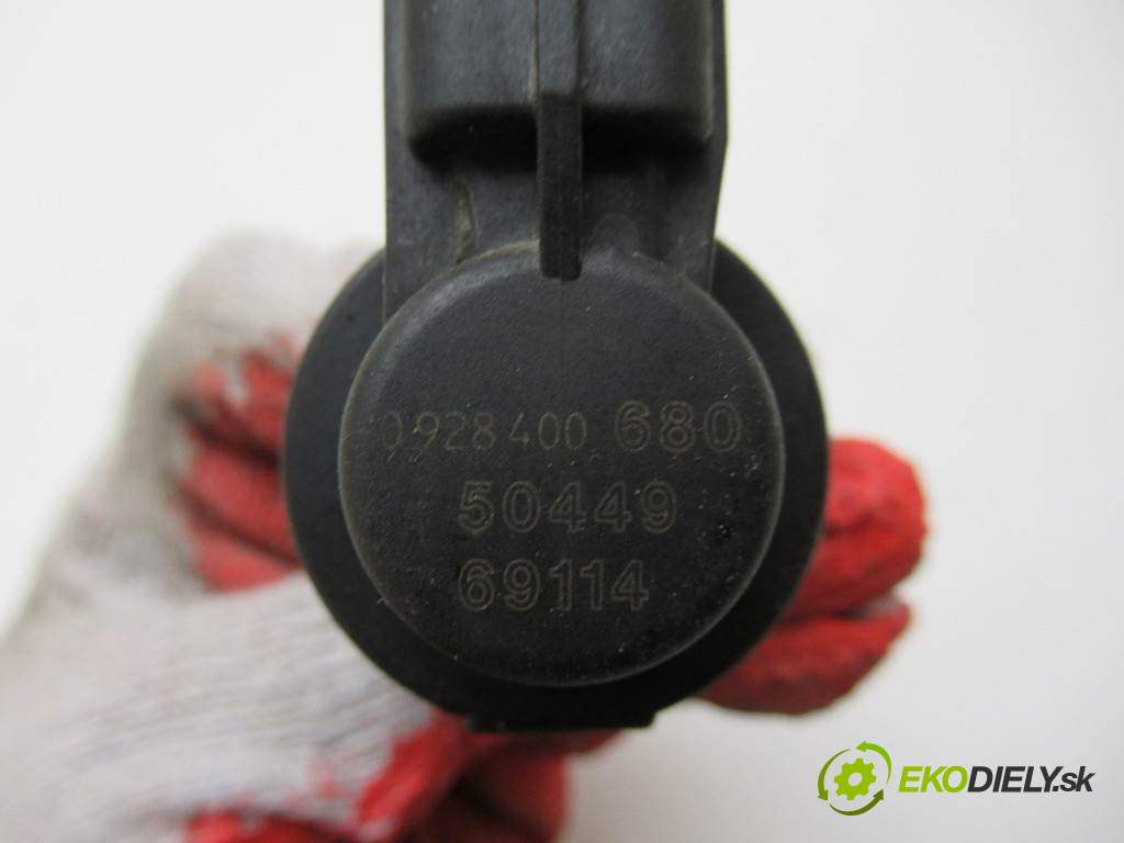 Opel Astra H       0  regulátor tlaku paliva 0928400680