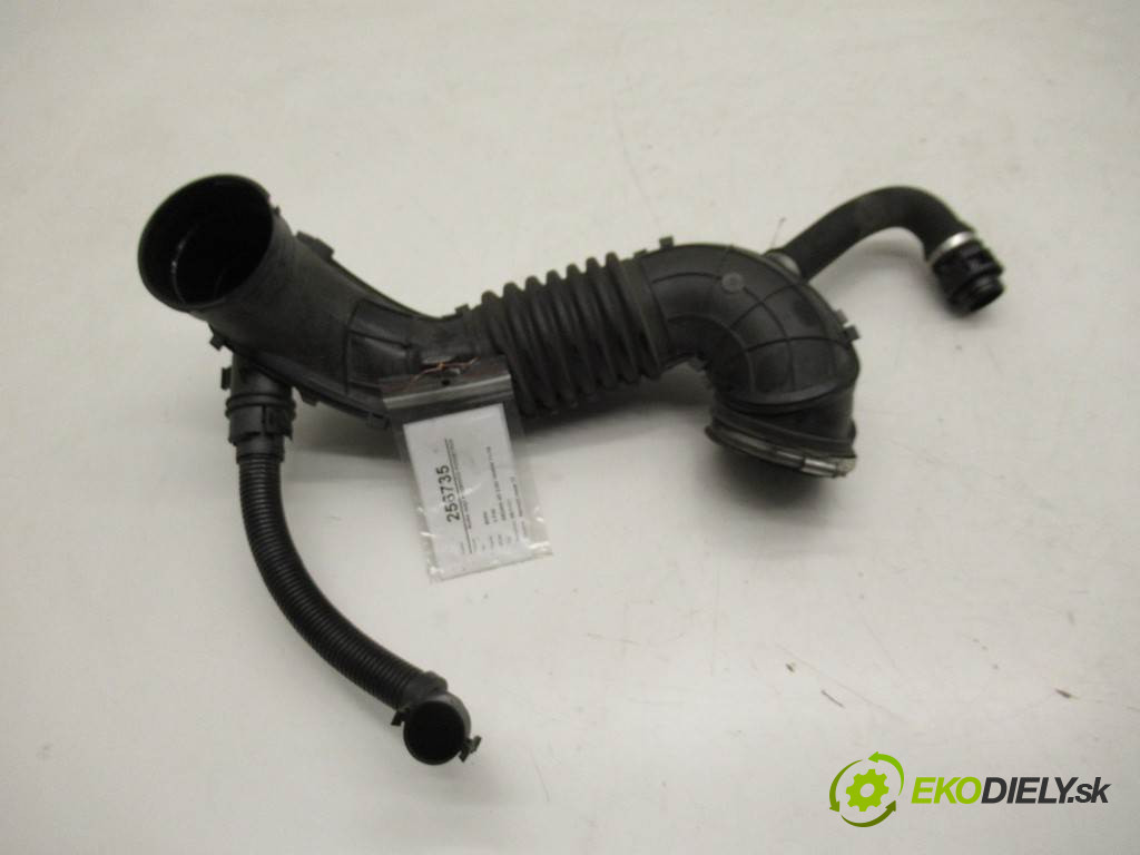 BMW 3 F30       0  rúra hadica rúrka vzduchu 586509