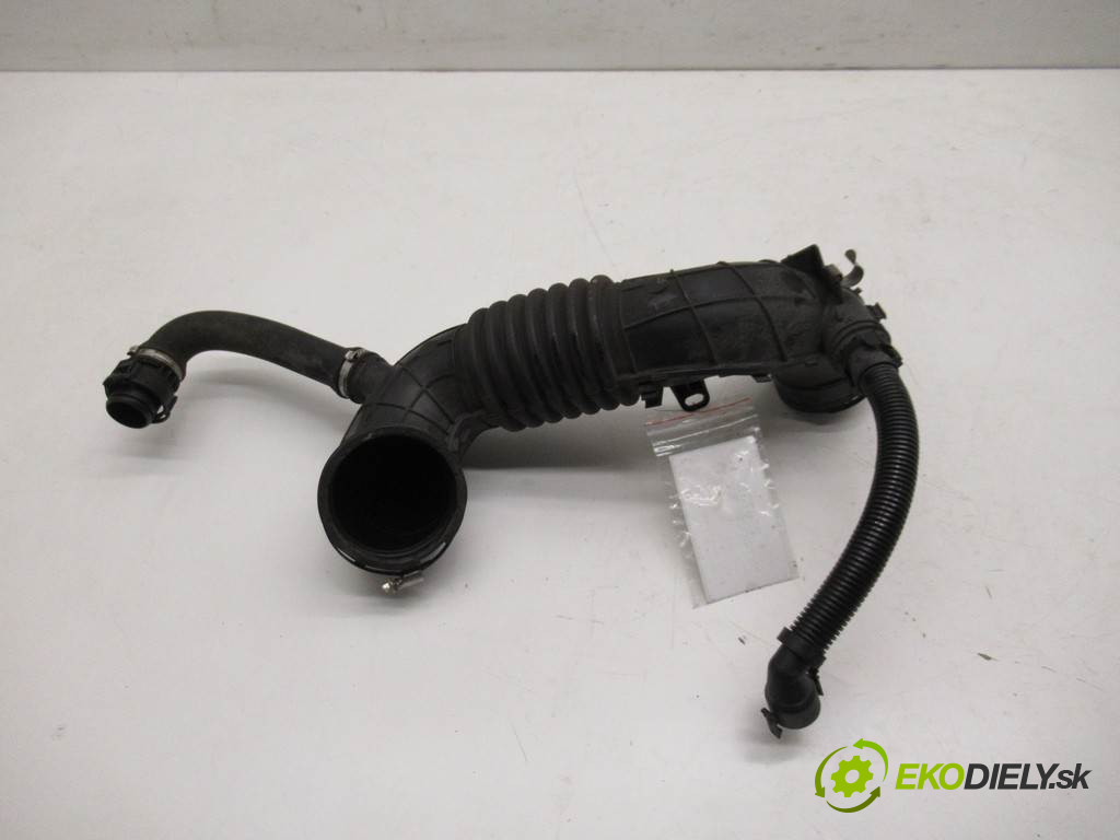 BMW 3 F30       0  rúra hadica rúrka vzduchu 586509