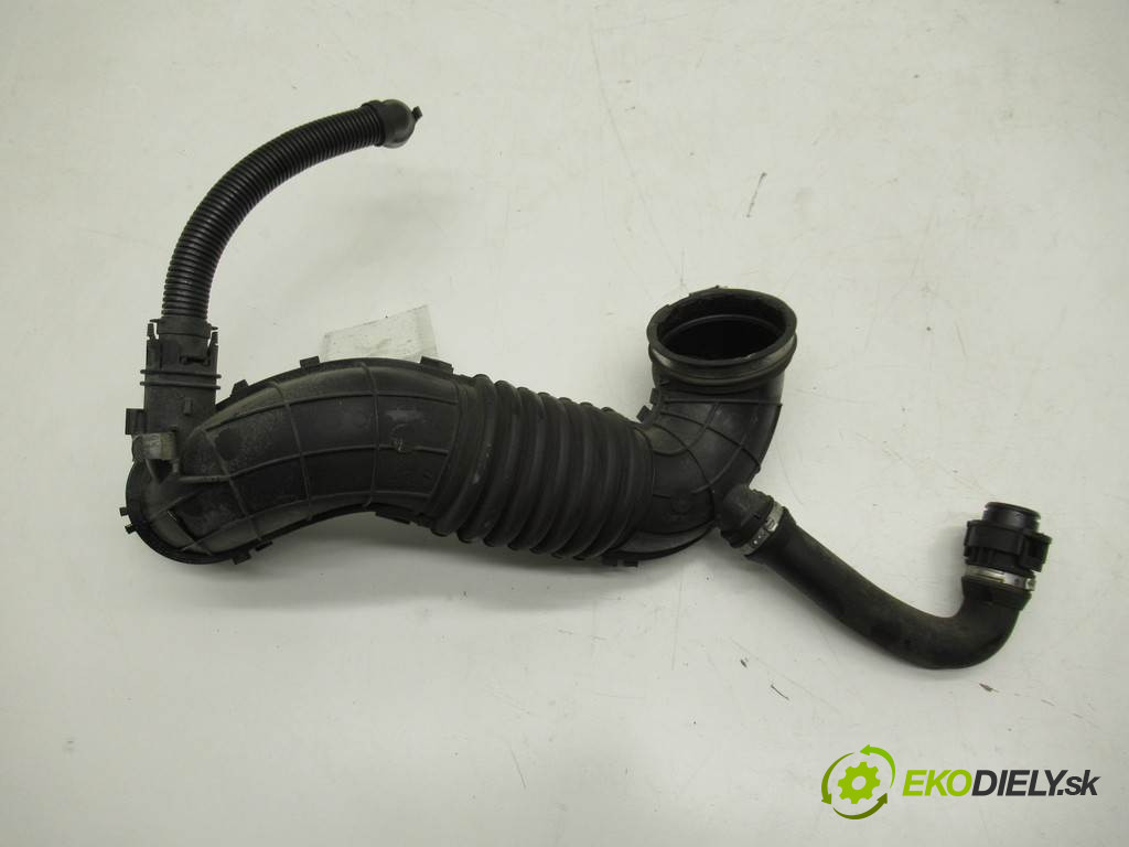 BMW 3 F30       0  rúra hadica rúrka vzduchu 586509