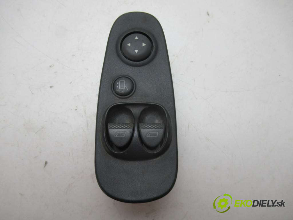 Iveco Stralis       0  prepínač okien 504213849