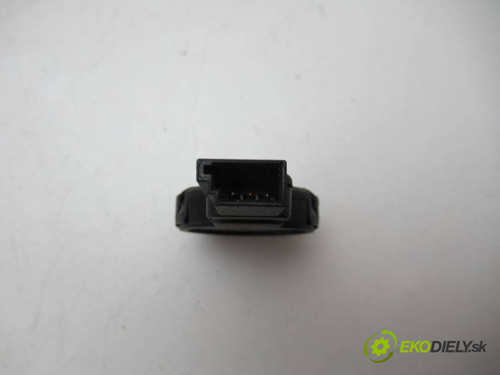 Audi A4 B8       0  snímač senzor dažďa 8K0955559