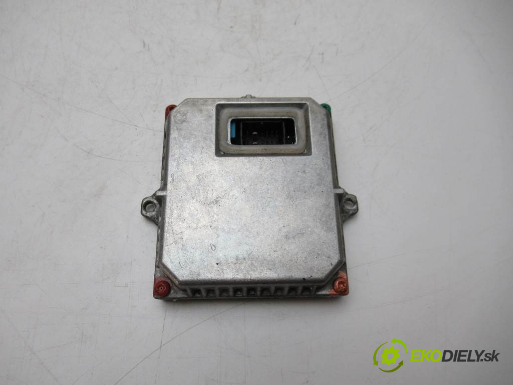 Volkswagen Touran       0  menič xenon 1T0907391