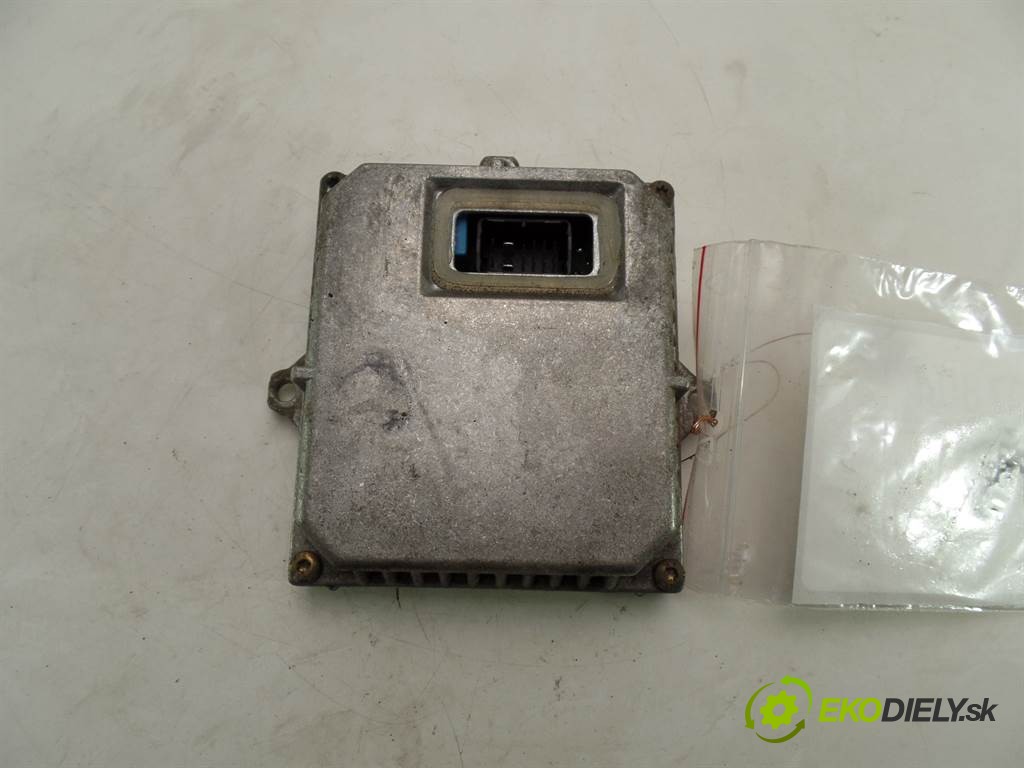 měnič xenon 1307329074 Volkswagen Golf IV       0