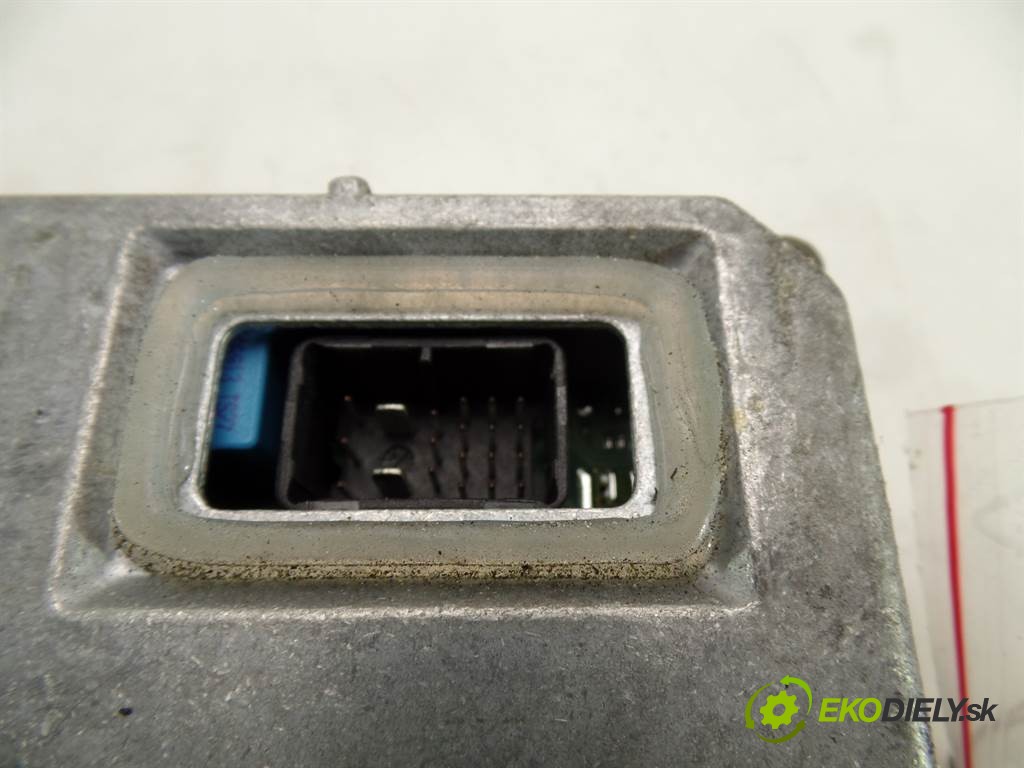 měnič xenon 1307329074 Volkswagen Golf IV       0