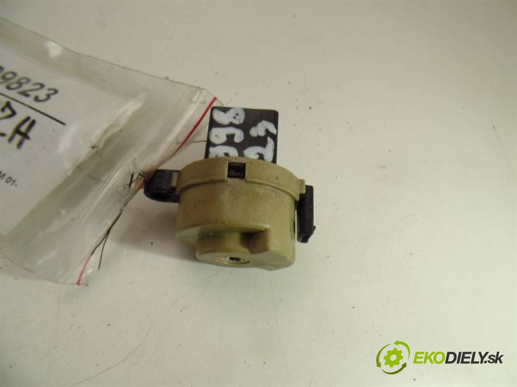 kocka, vložka spínacej skrinky  Mazda 323F BJ LIFT       0